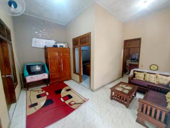 Rumah Sewa Bu Sri